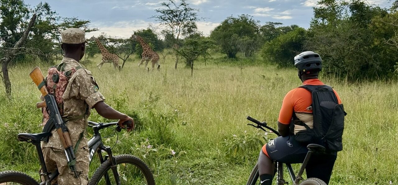 Fietsen in Lake Mburu met ranger