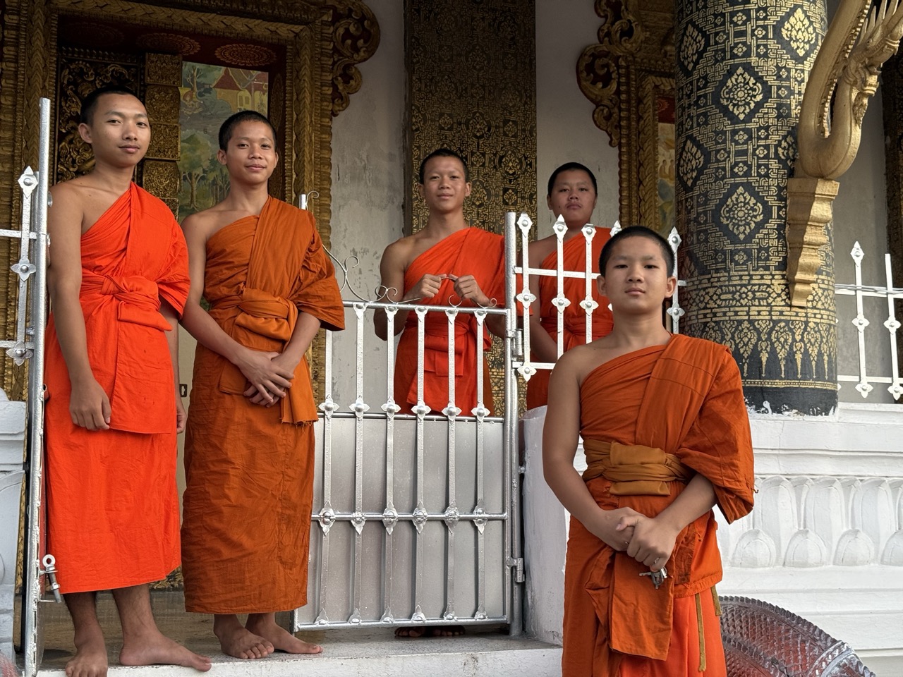 Monniken in tempel in Luang Prabang