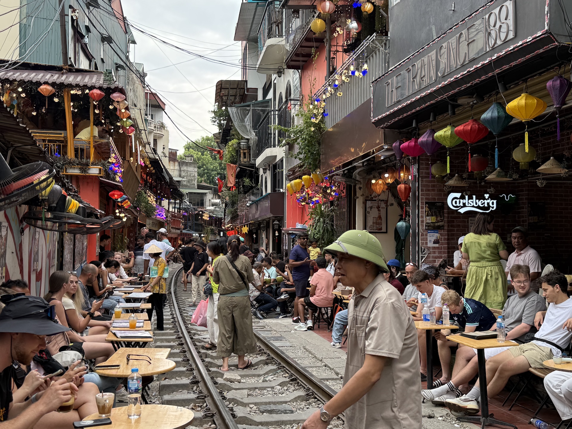 Trainstreet in Hanoi 1