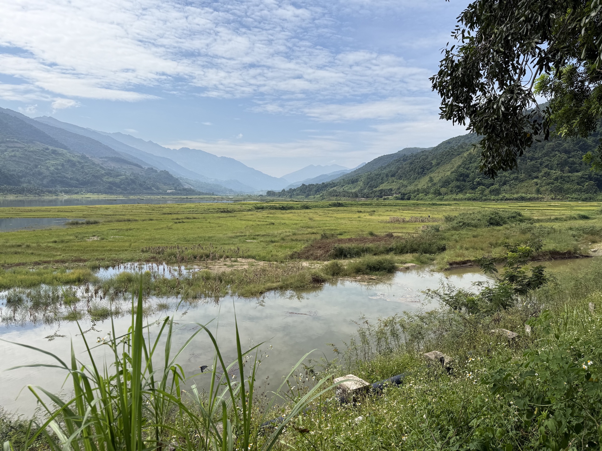 Uitzicht over water in Vietnam